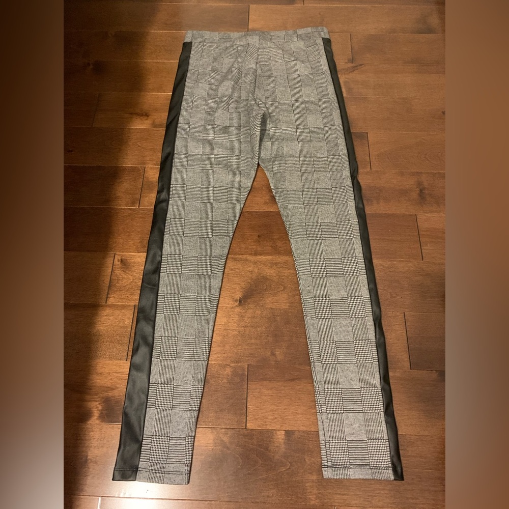 Ardene dressy pants (barely worn) + (good condition)